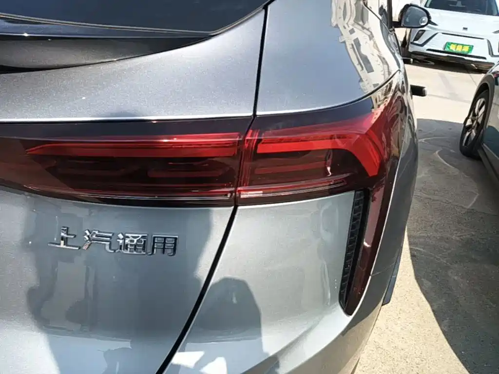 Фото 8 - Buick E4