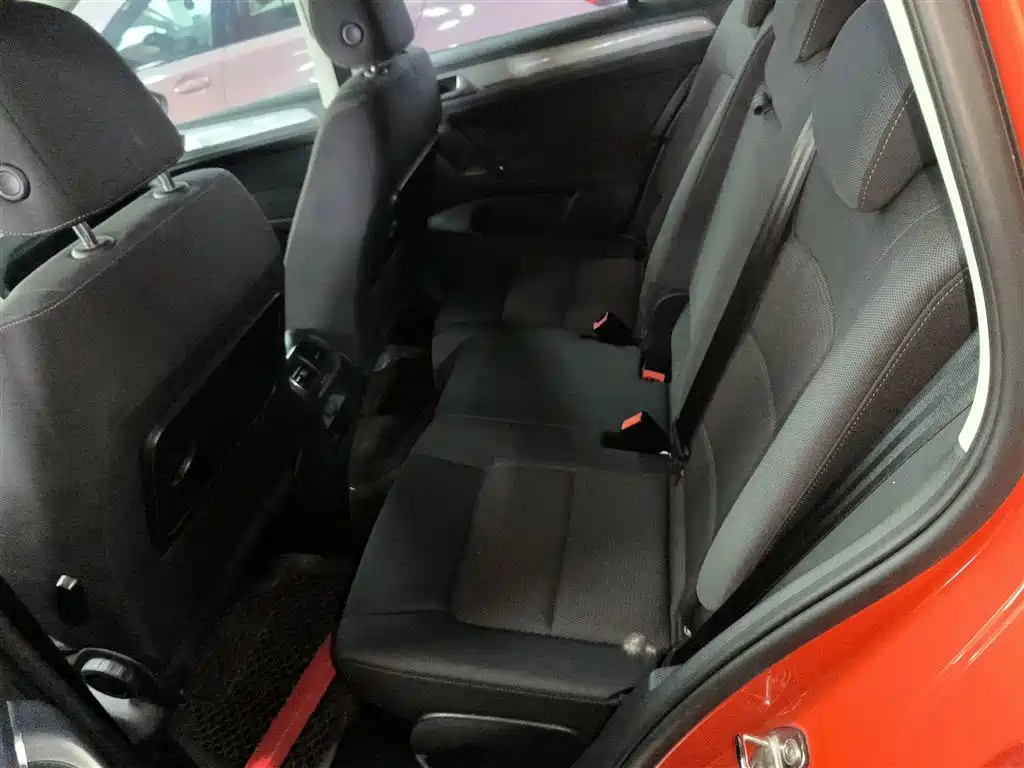 Volkswagen Golf Sportsvan 2016 230TSI Automatic Progressive фото 13
