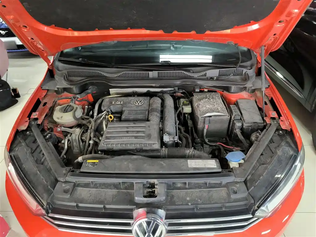 Volkswagen Golf Sportsvan 2016 230TSI Automatic Progressive фото 16