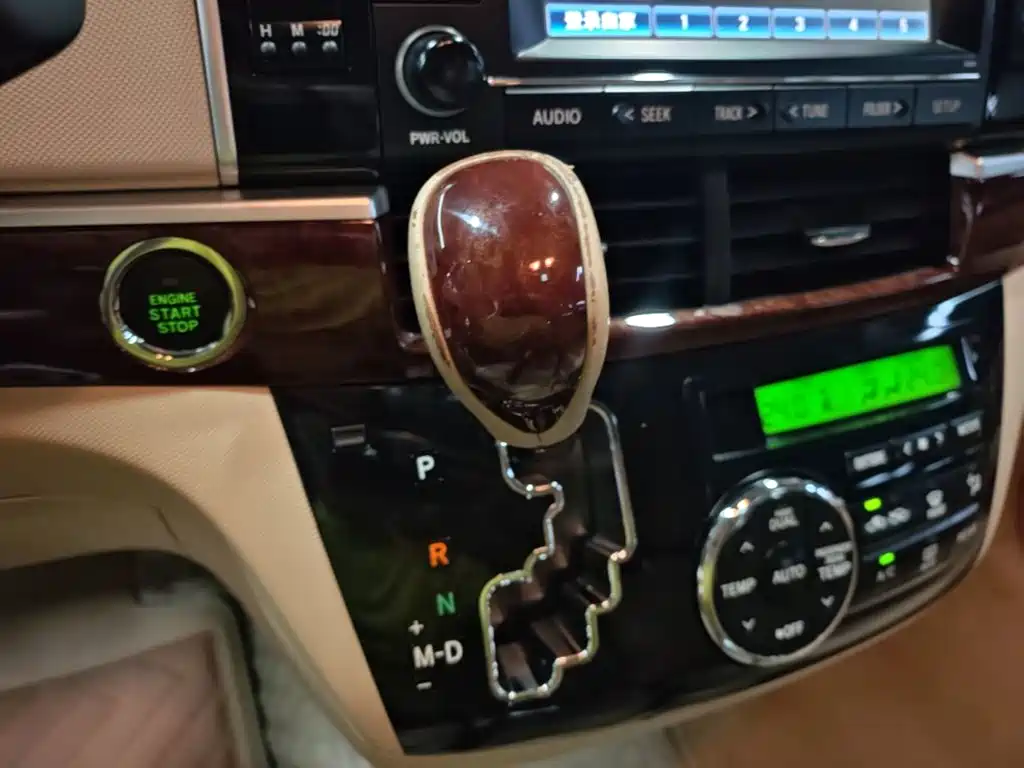 Toyota Previa 2018 2012 2.4L 7-Seater Luxury Edition