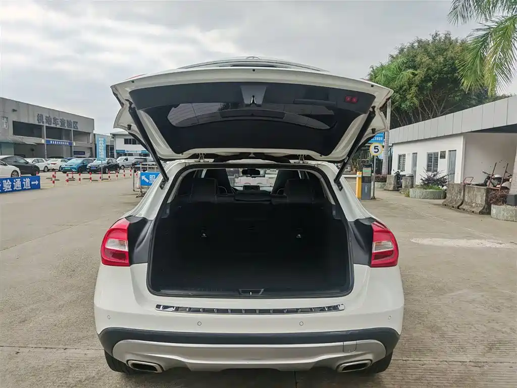 Mercedes-Benz GLA 2016 GLA 200 Dynamic фото 16