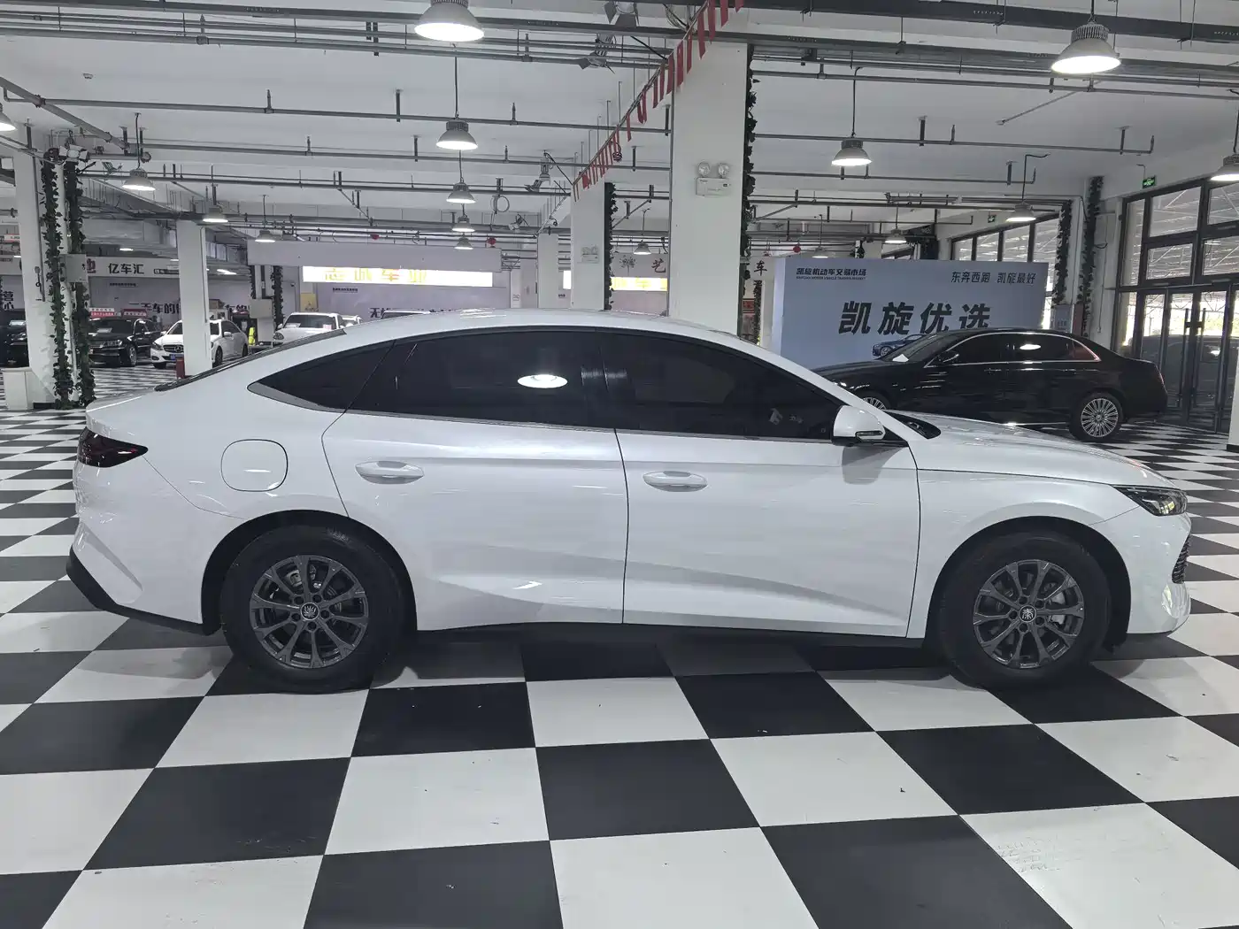 BYD Qin L 2026 2026 DM-i 128KM Progressive