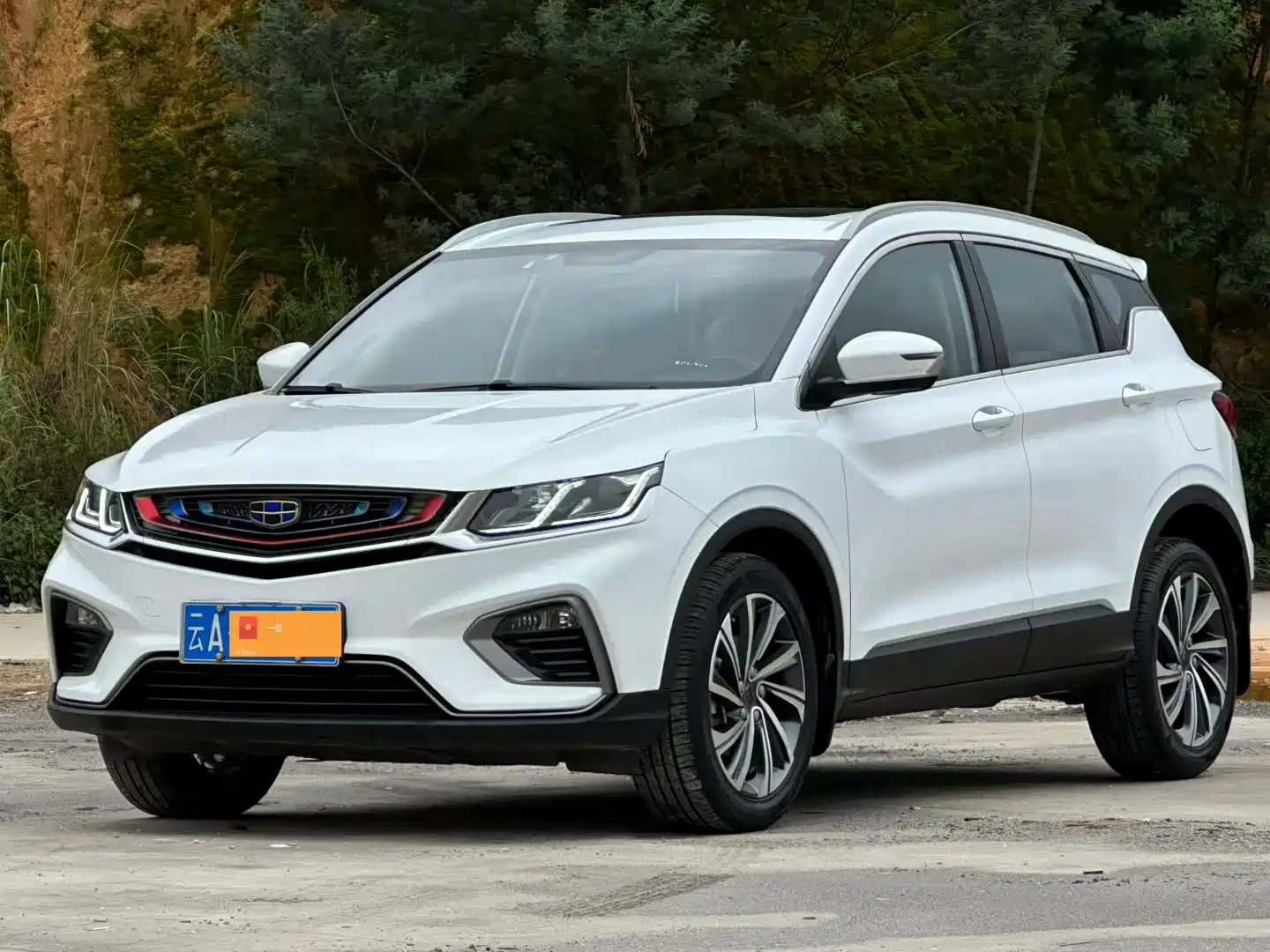 Фото 1 - Geely Coolray