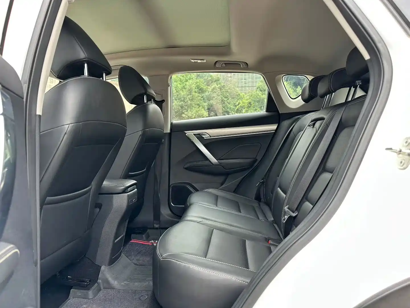 Фото 6 - Geely Coolray