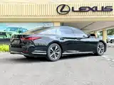 Фото 9 - Lexus LS