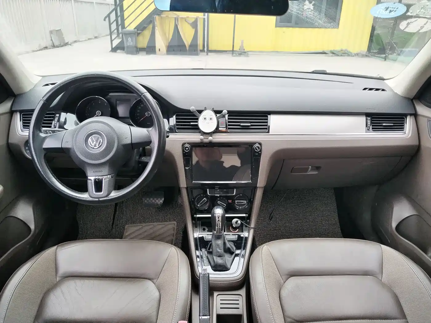 Volkswagen Bora 2014 1.6L Automatic Comfort Edition фото 11