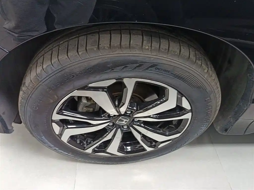 Фото 23 - Honda UR-V