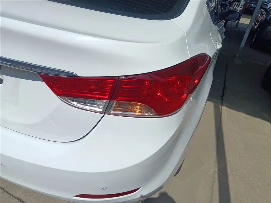 Hyundai Langdong 2012 1.6L Automatic Fashion фото 24