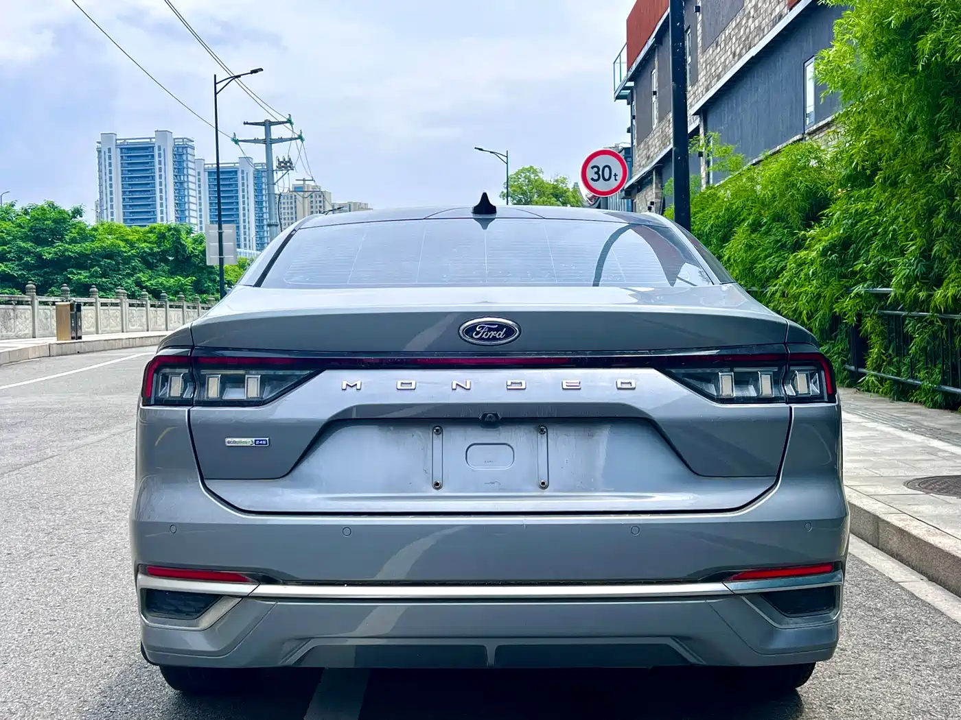 Photo 8 - Ford Mondeo