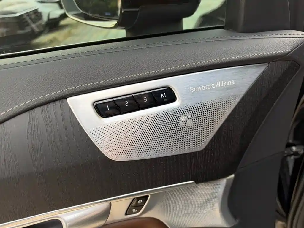 Photo 7 - Volvo XC90