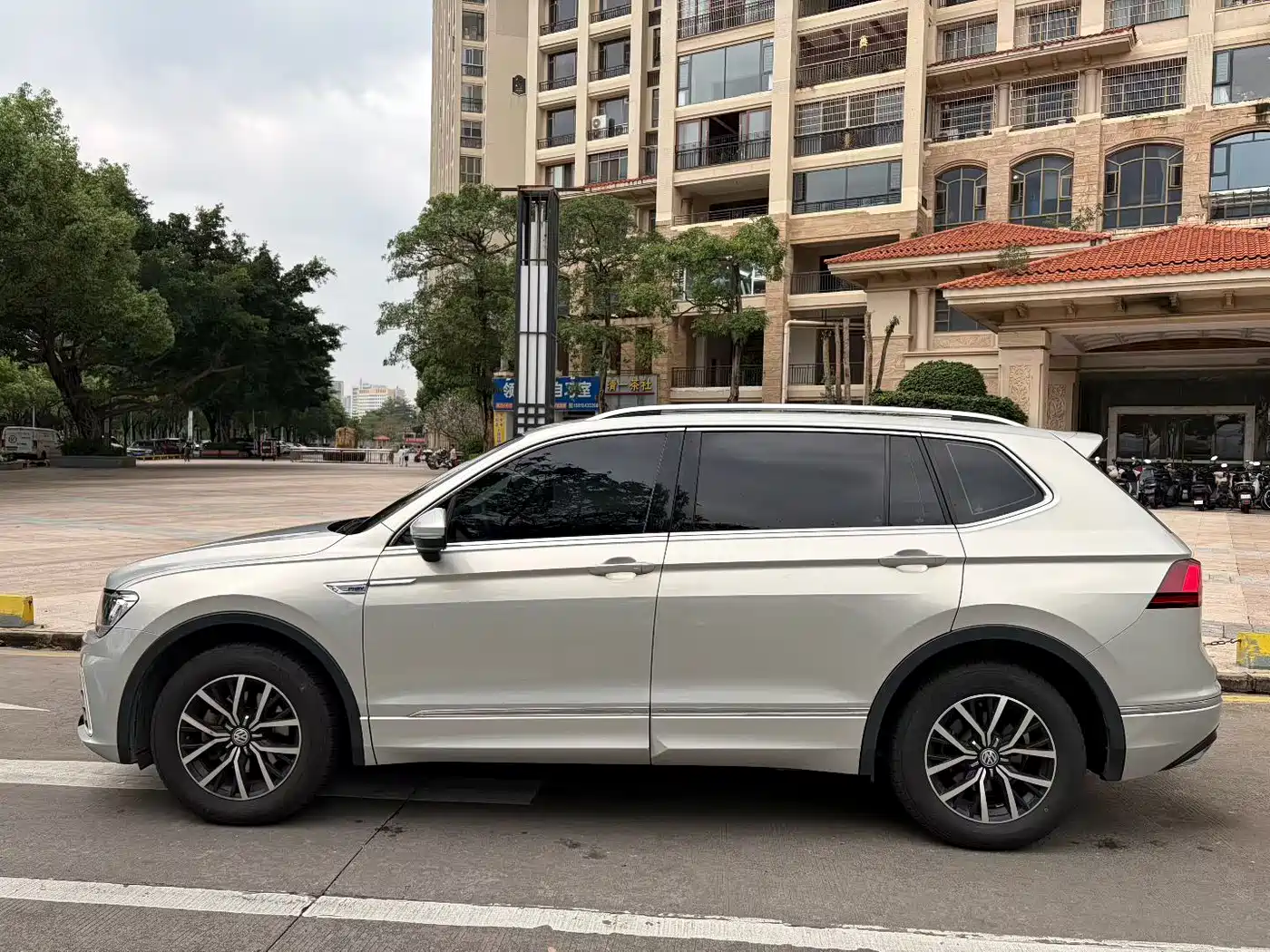 VOLKSWAGEN TIGUAN L NEW ENERGY