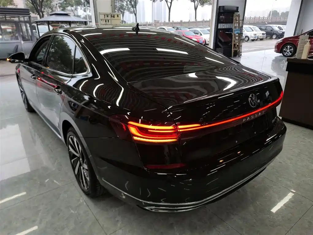 Volkswagen Passat 2025 Outstanding 380TSI Dragon Soaring Edition фото 5