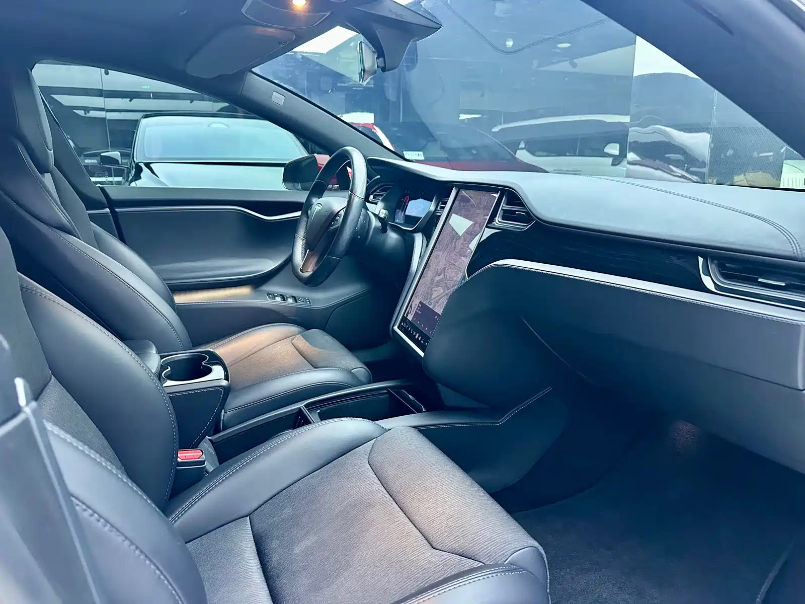 Фото 13 - Tesla Model S