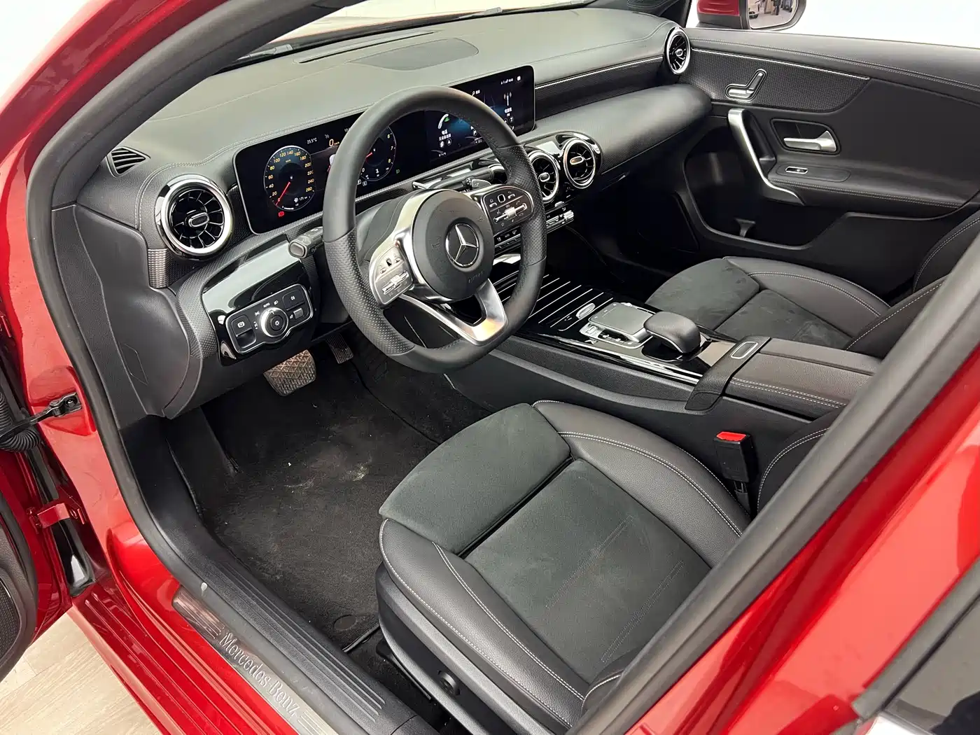 Mercedes-Benz A-Class 2019 A 200 L фото 18