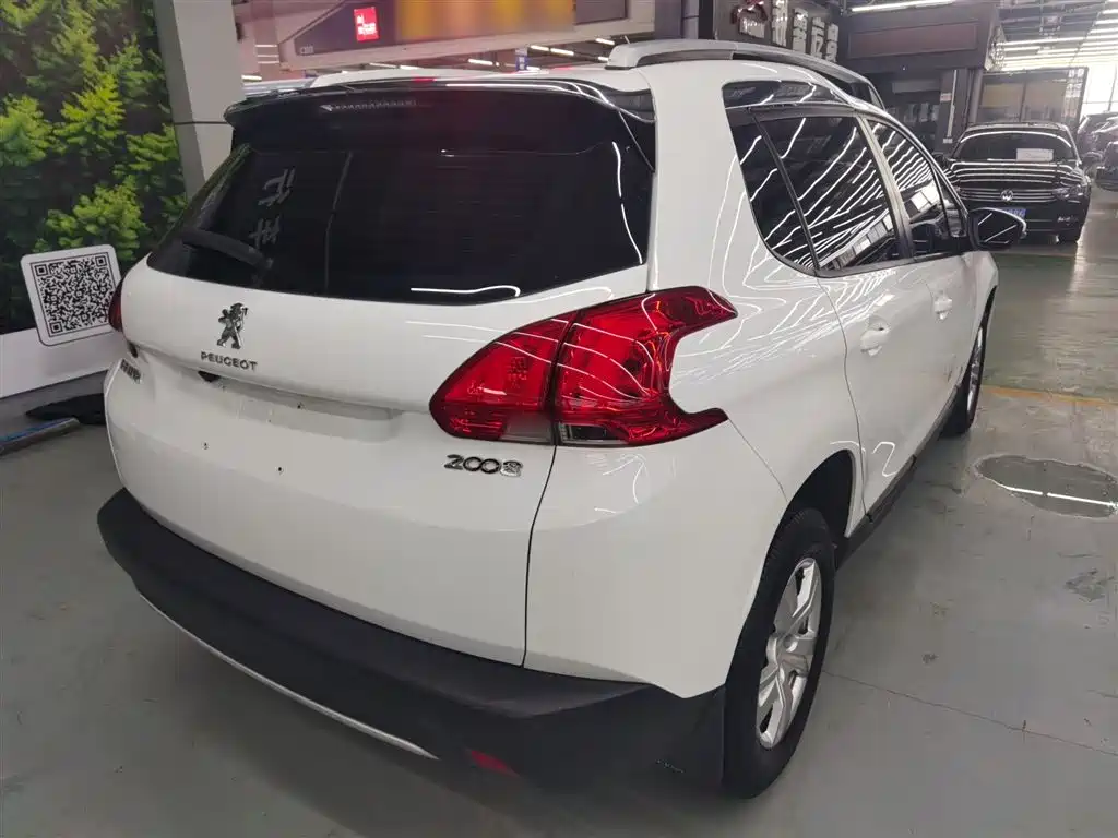 Peugeot 2008 2014 1.6L Automatic Trend Edition фото 7