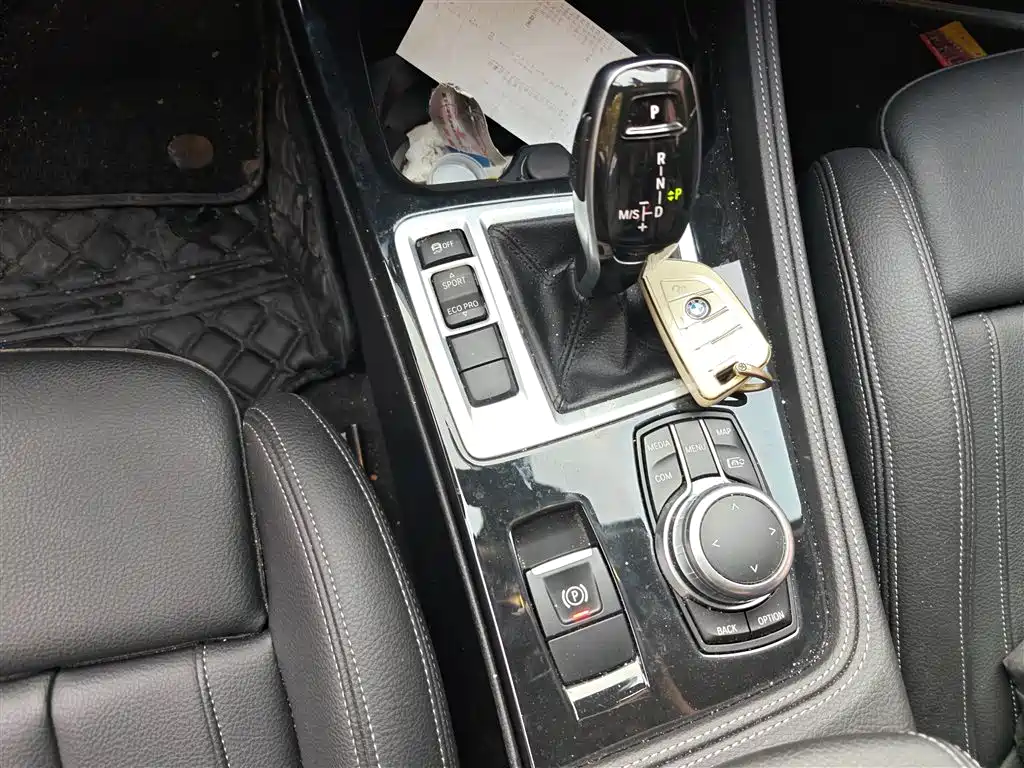 BMW 1 Series 2023 125i M Sport Shadow Edition фото 11