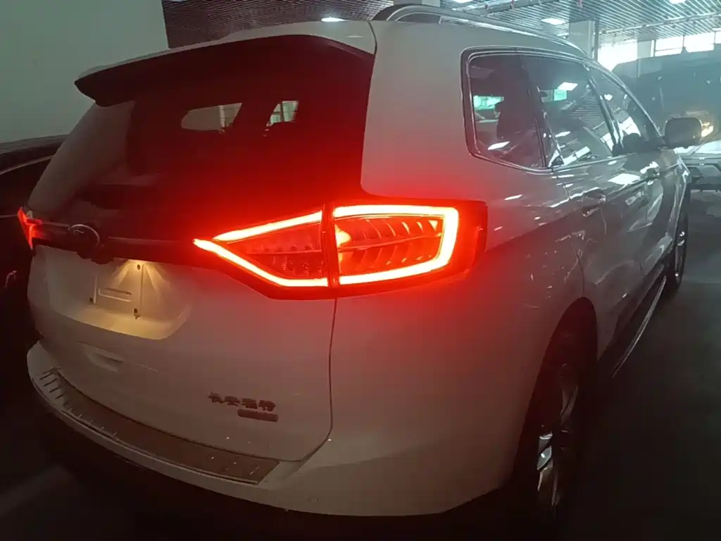 Ford Edge 2019 2018 EcoBoost 245 FWD Platinum 7-seater China V