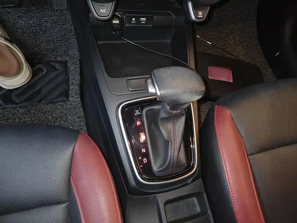 Kia KX CROSS 2018 2017 1.4L AT GLS