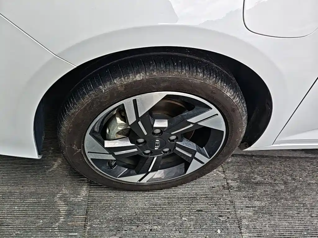 Geely Emgrand L HiP 2022 2022 1.5TD-DHT Pro 100KM Super Swift