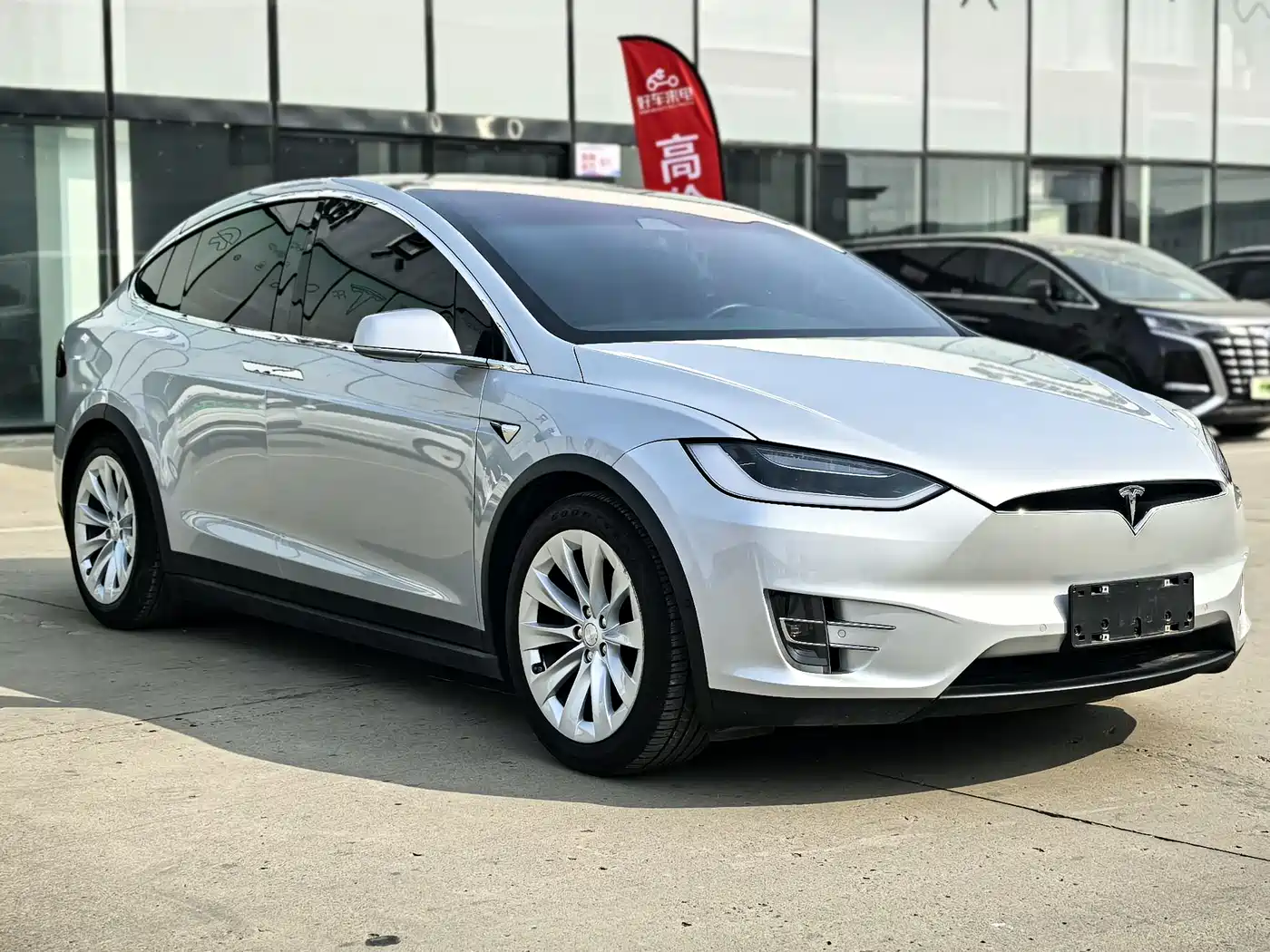 TESLA MODEL X