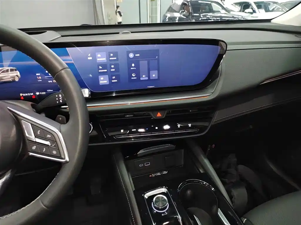 Buick Envision Plus 2025 Enclave Plus 28T 2WD Platinum Edition фото 9