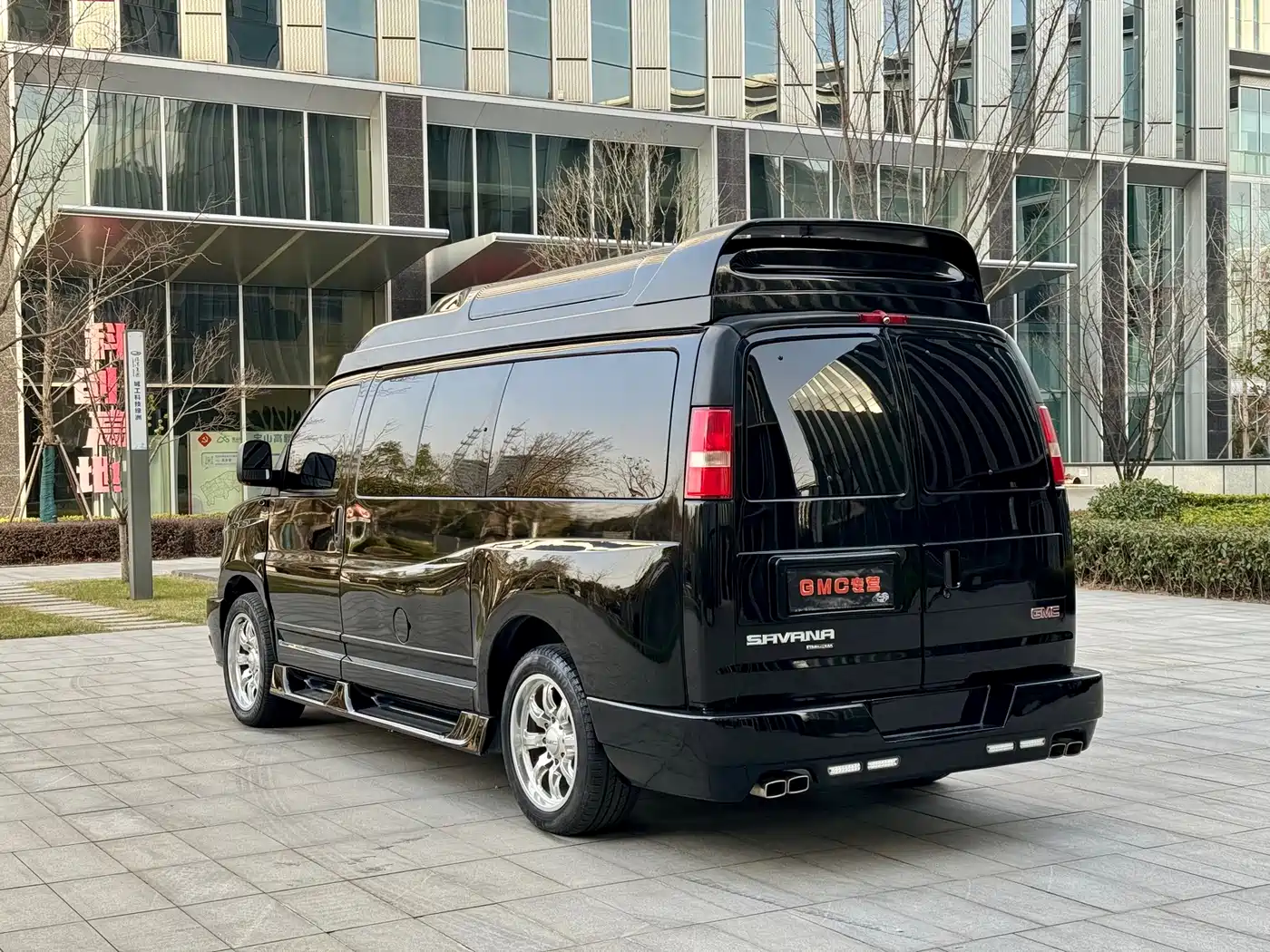 GMC Savana 2017 2017 2500S Premium Edition
