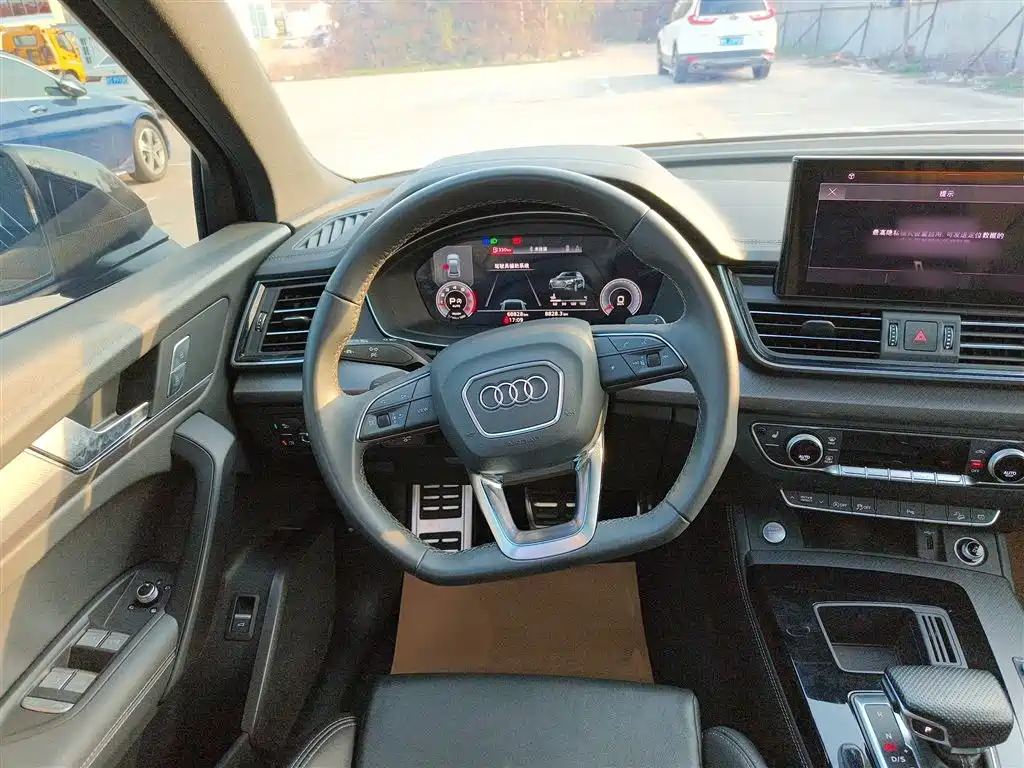 Audi Q5L 2024 Model 40 TFSI Luxury Dynamic фото 7