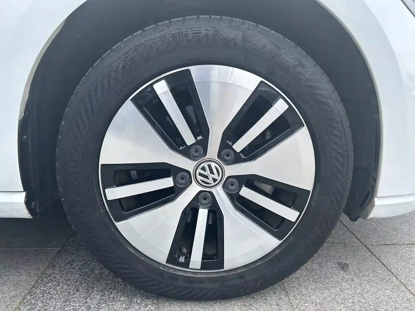 VOLKSWAGEN GOLF*PURE ELECTRICITY