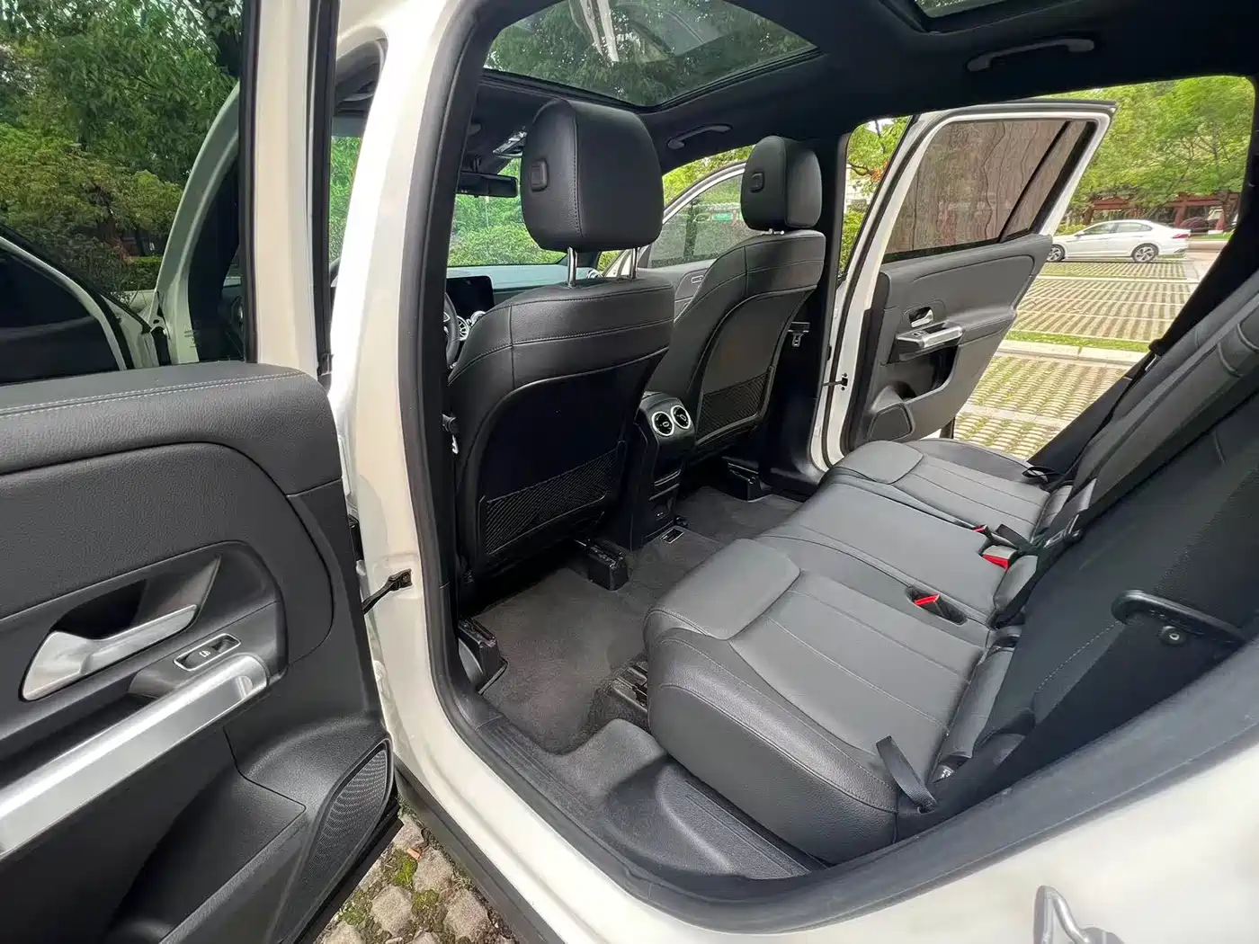 Mercedes-Benz GLB 2021 GLB 200 4MATIC фото 13
