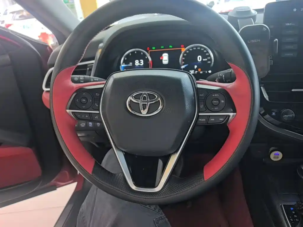 Photo 7 - Toyota Camry
