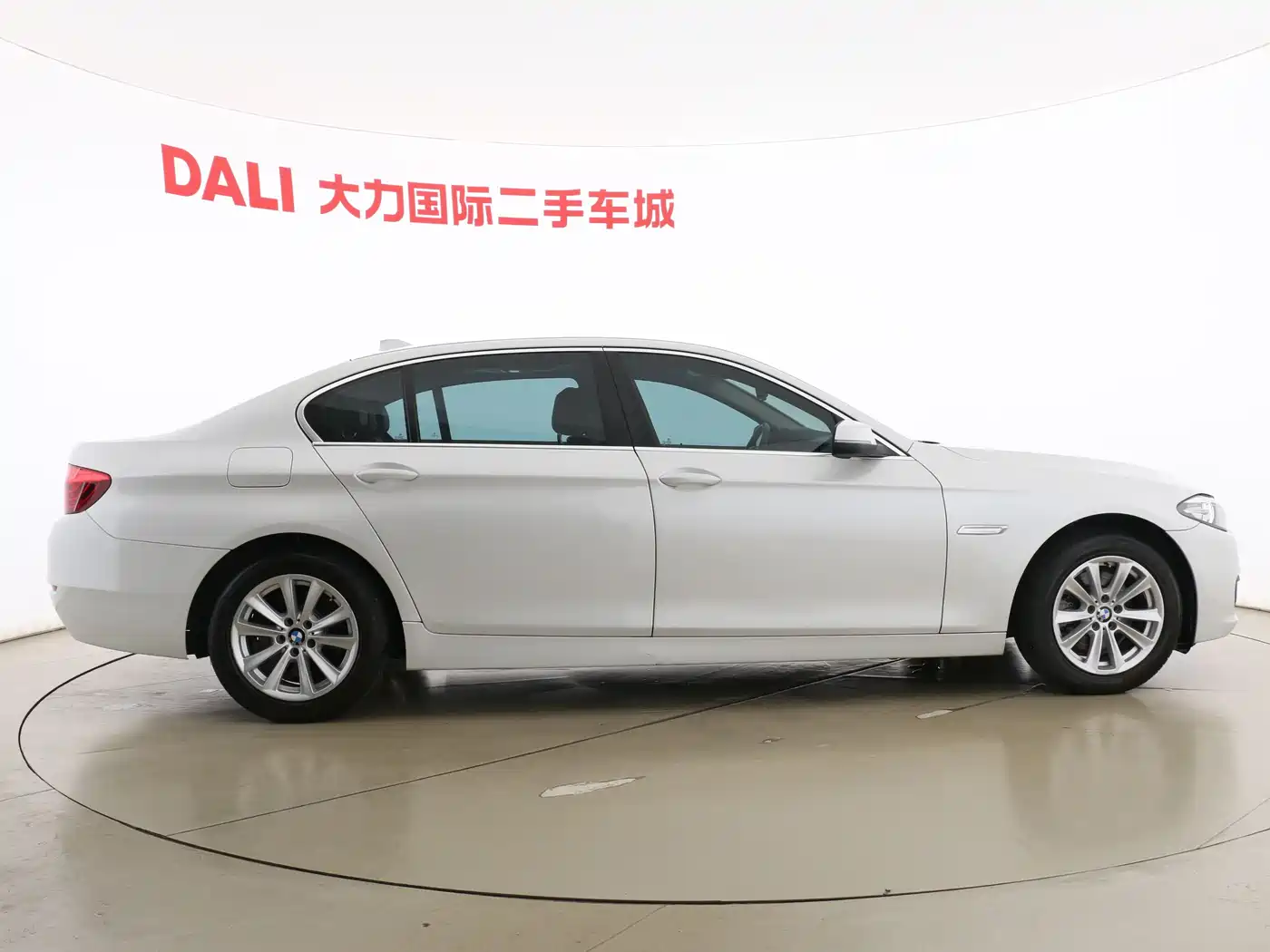 BMW 5 Series 2014 520Li Elegance фото 7