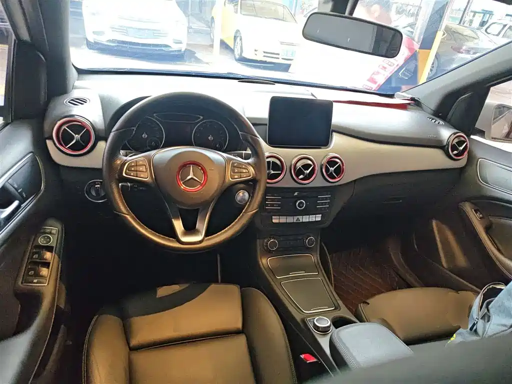 Mercedes-Benz B-Class 2017 B 200 Dynamic фото 3