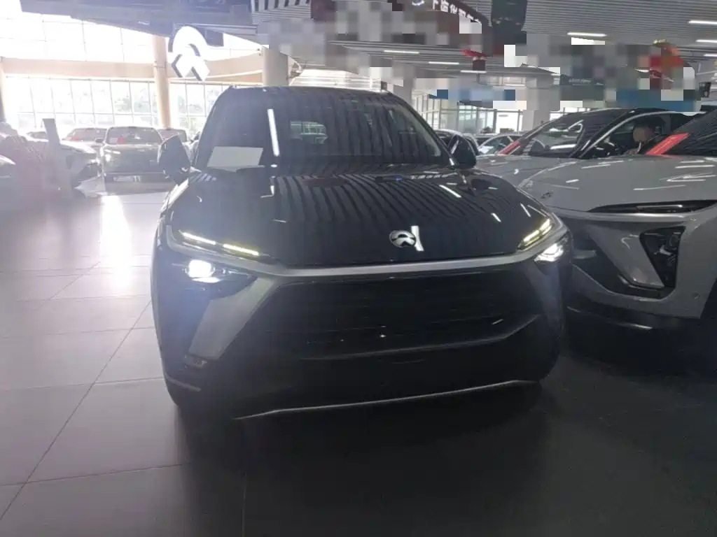 Фото 3 - NIO ES8
