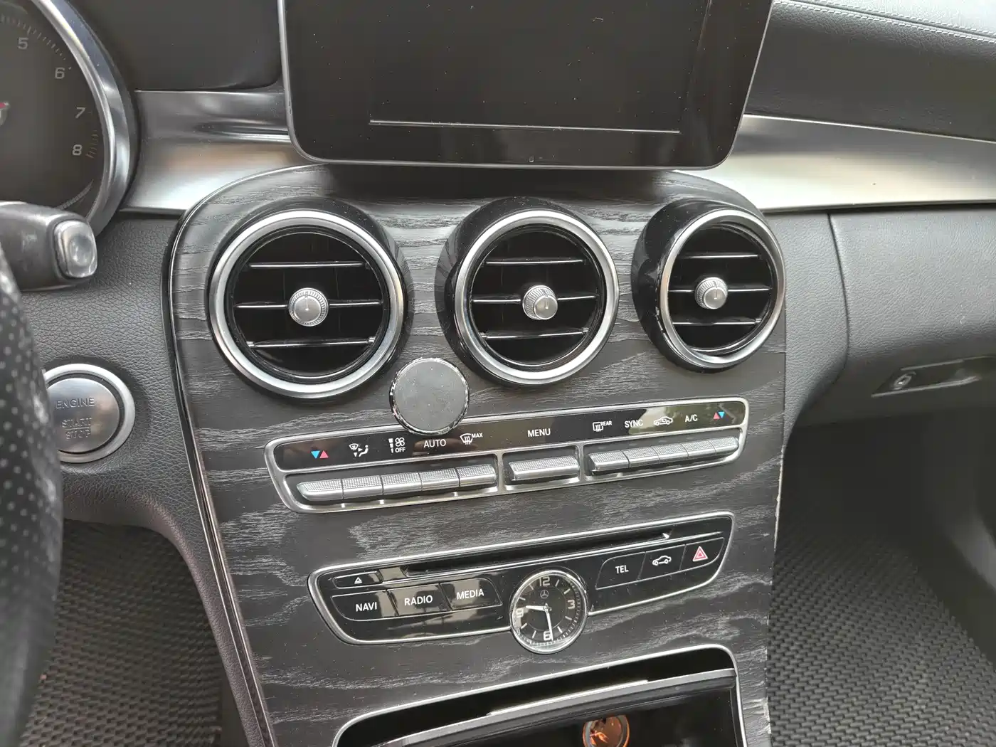 Mercedes-Benz C-Class 2015 Facelift C 200 L Sport фото 10