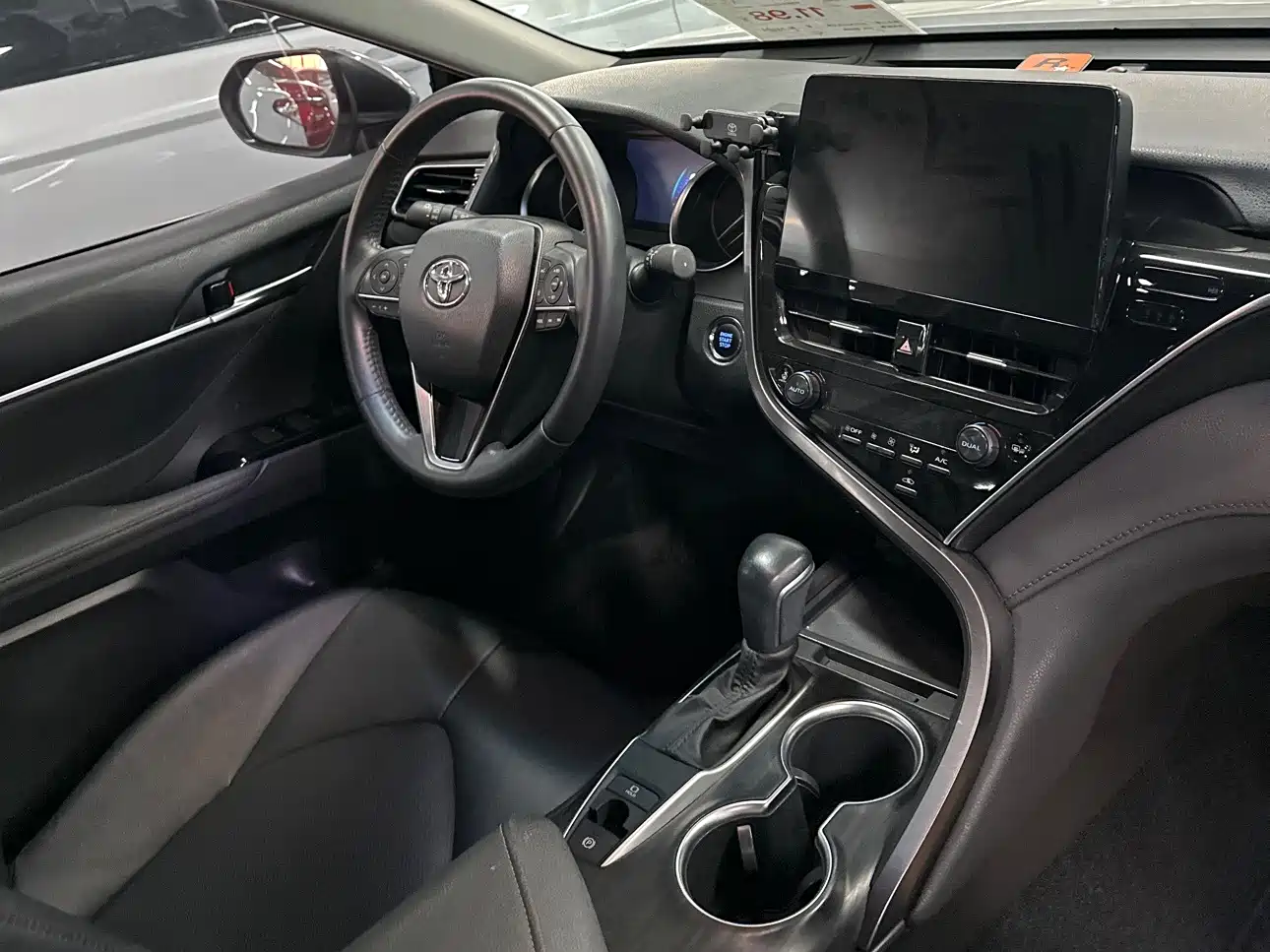 Toyota Camry 2021 2.0G Luxury Edition фото 14