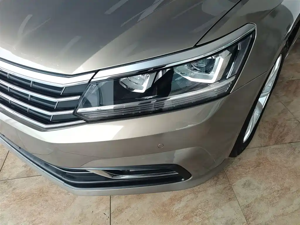 Volkswagen Passat 2017 330TSI DSG Prestige фото 24