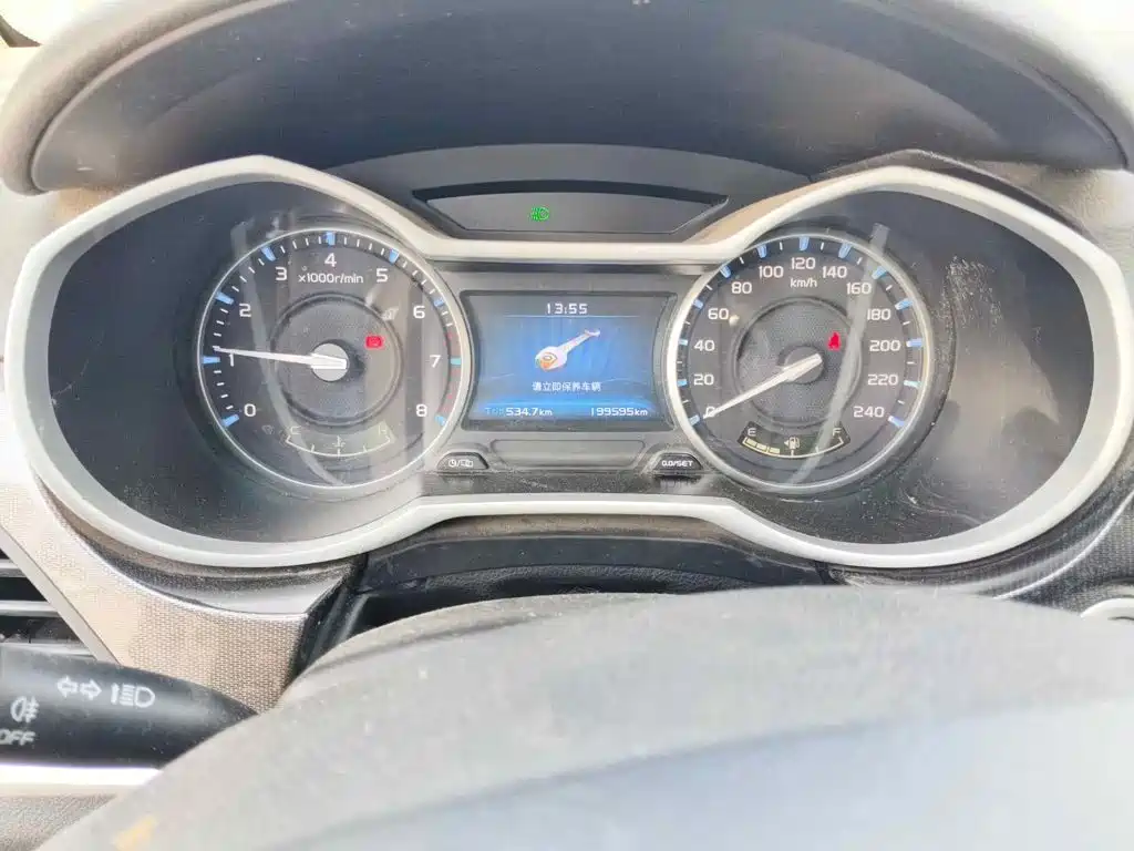 Фото 4 - Geely Emgrand