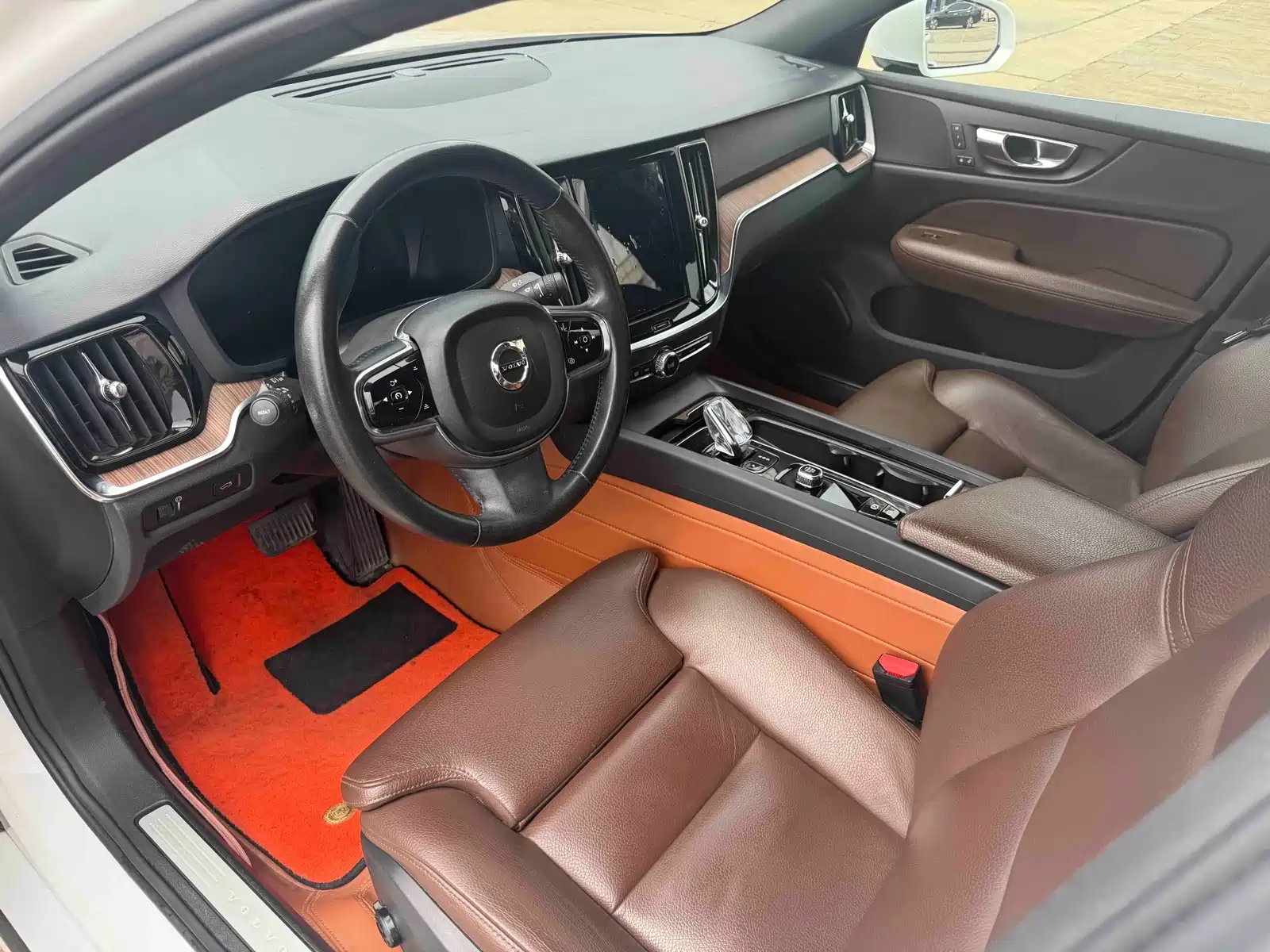 Фото 4 - Volvo S60