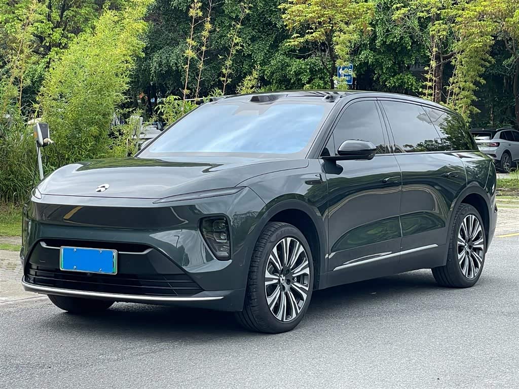 NIO ES8