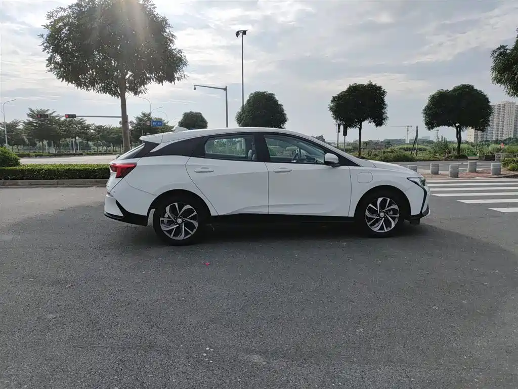 BUICK SLIGHTLY BLUE 6