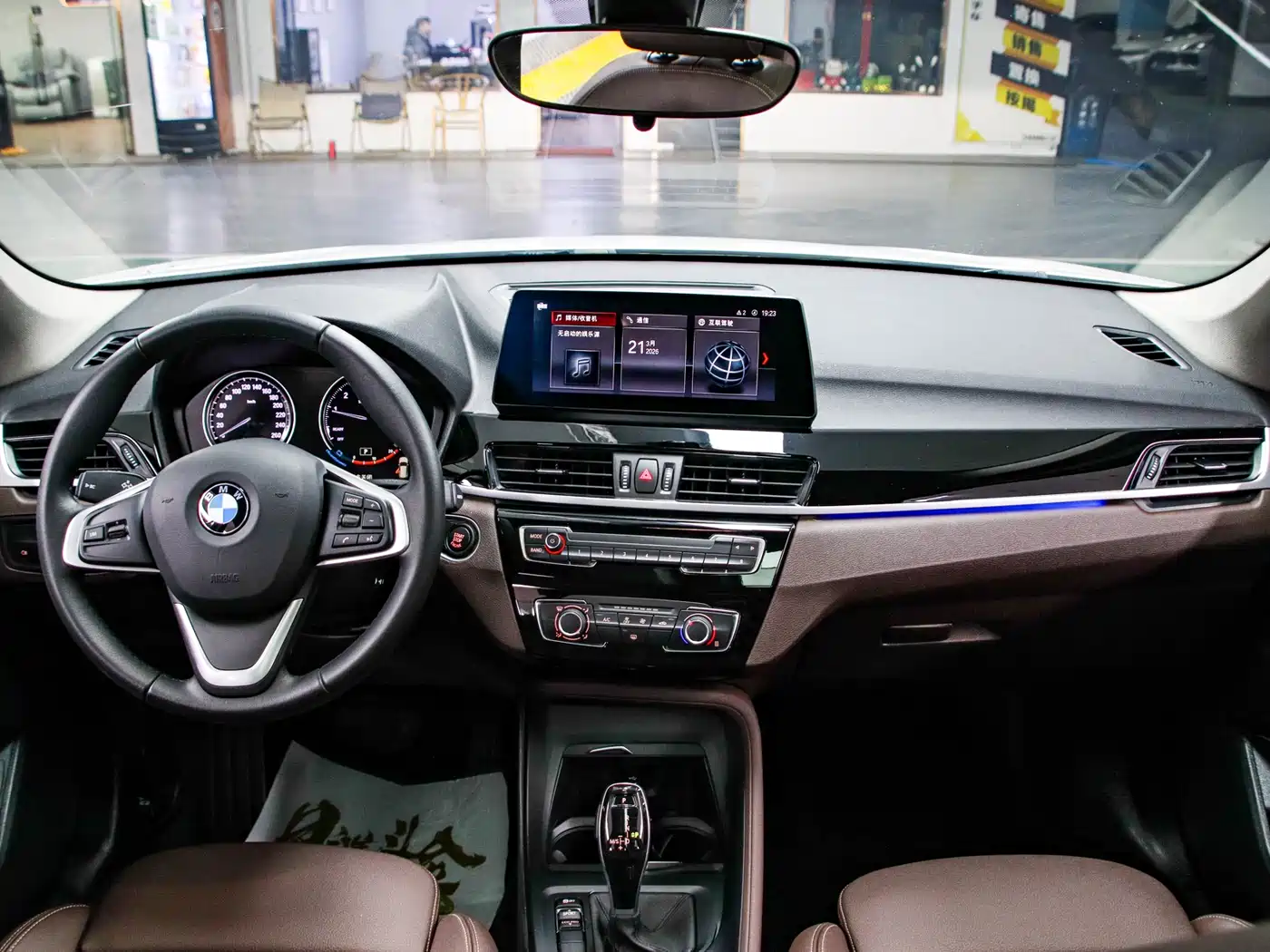 BMW X1 2022 sDrive20Li Fashion фото 4