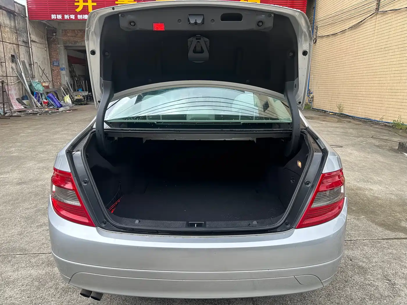 Mercedes-Benz C-Class 2011 2011 C 180K Classic