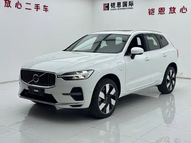 VOLVO XC60 PLUG IN HYBRID