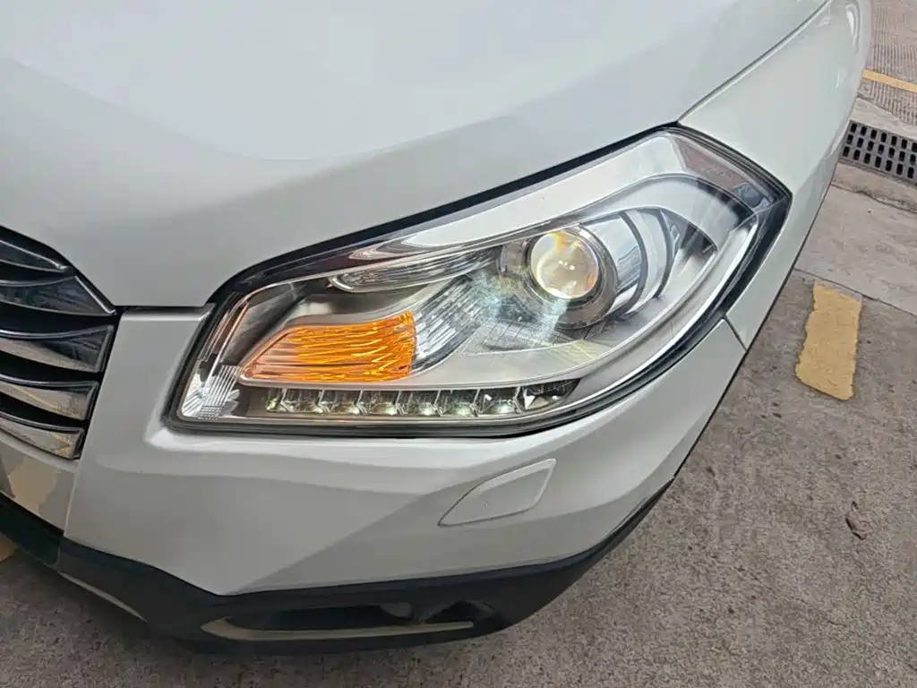 Suzuki SX4 S-Cross 2015 2014 1.6L CVT 2WD Elite