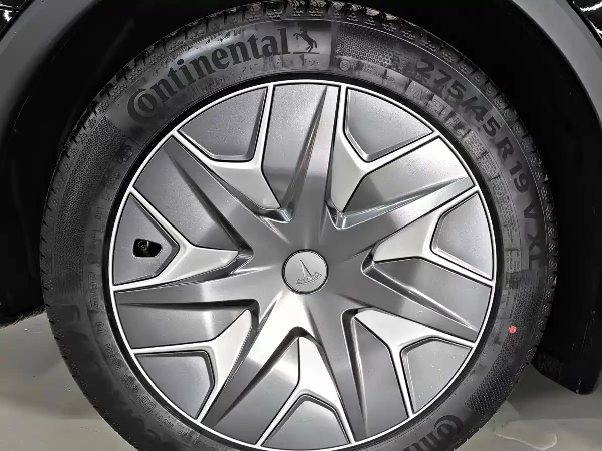 Tesla Model Y L 2026 2025 Facelift Long Range AWD