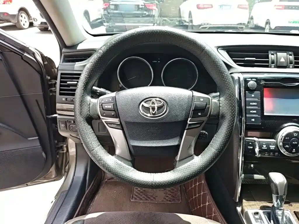Toyota Reiz 2016 2013 2.5V Premium Edition