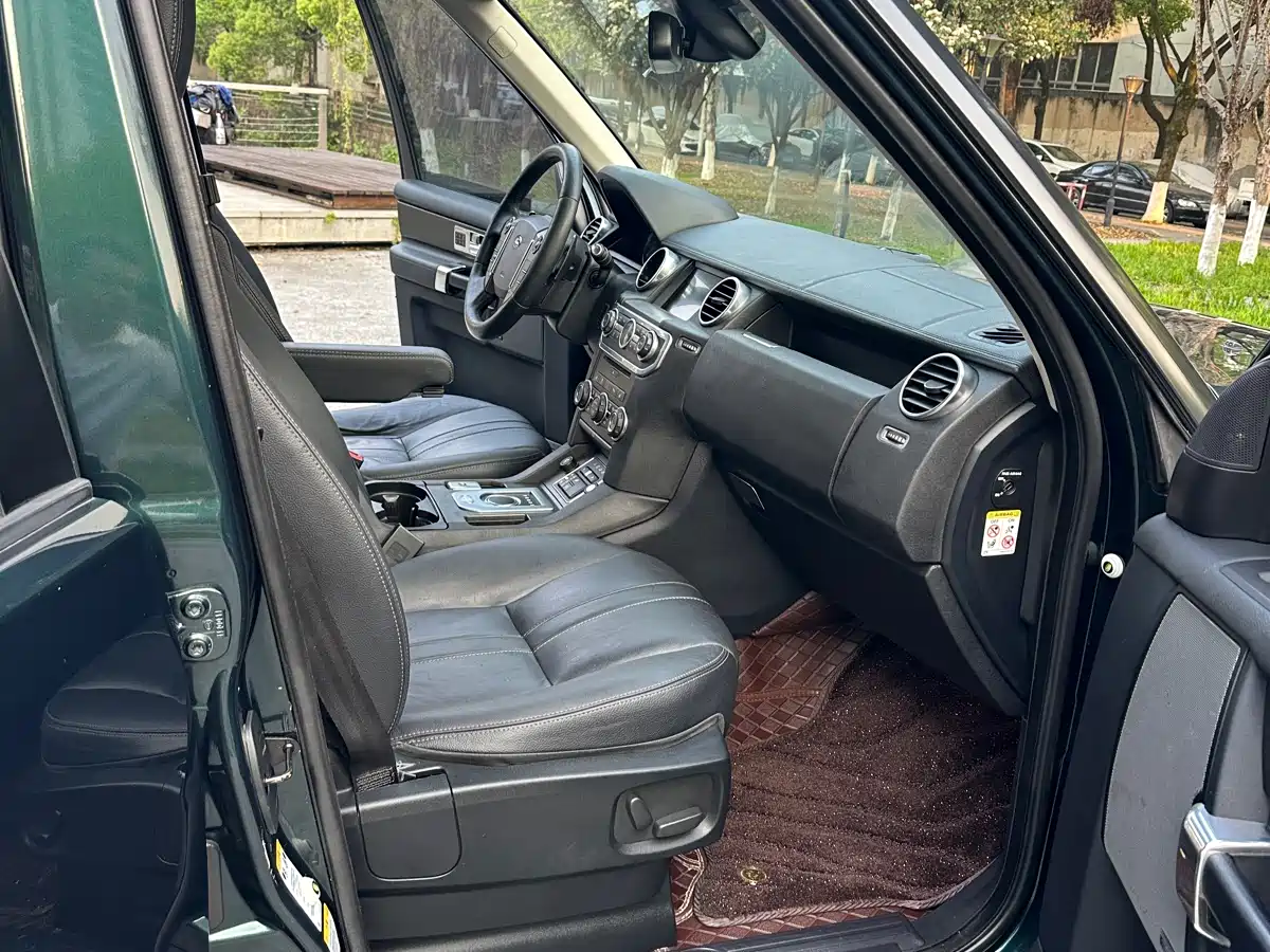 Land Rover Discovery 2016 3.0 SC V6 HSE фото 13