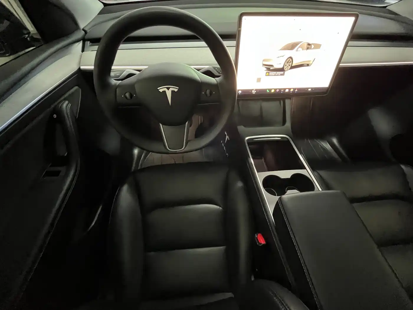TESLA MODEL Y
