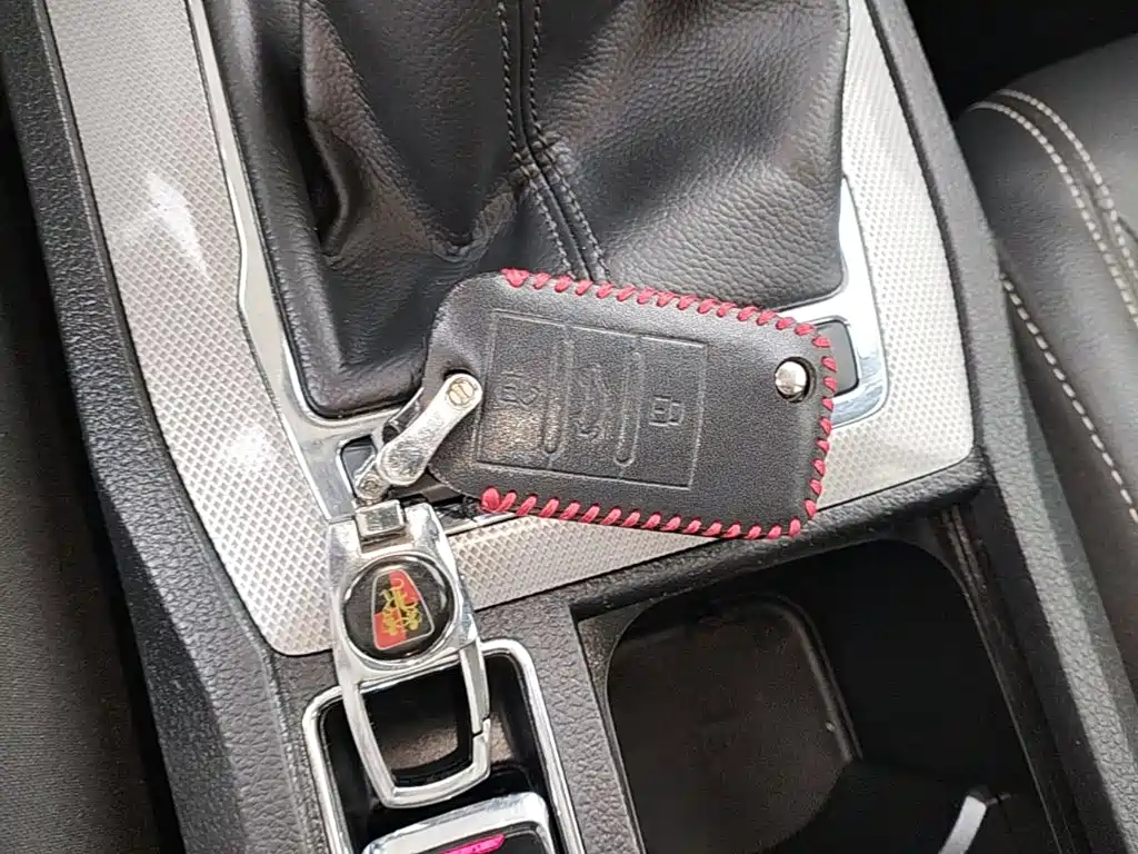 Фото 9 - Roewe RX5