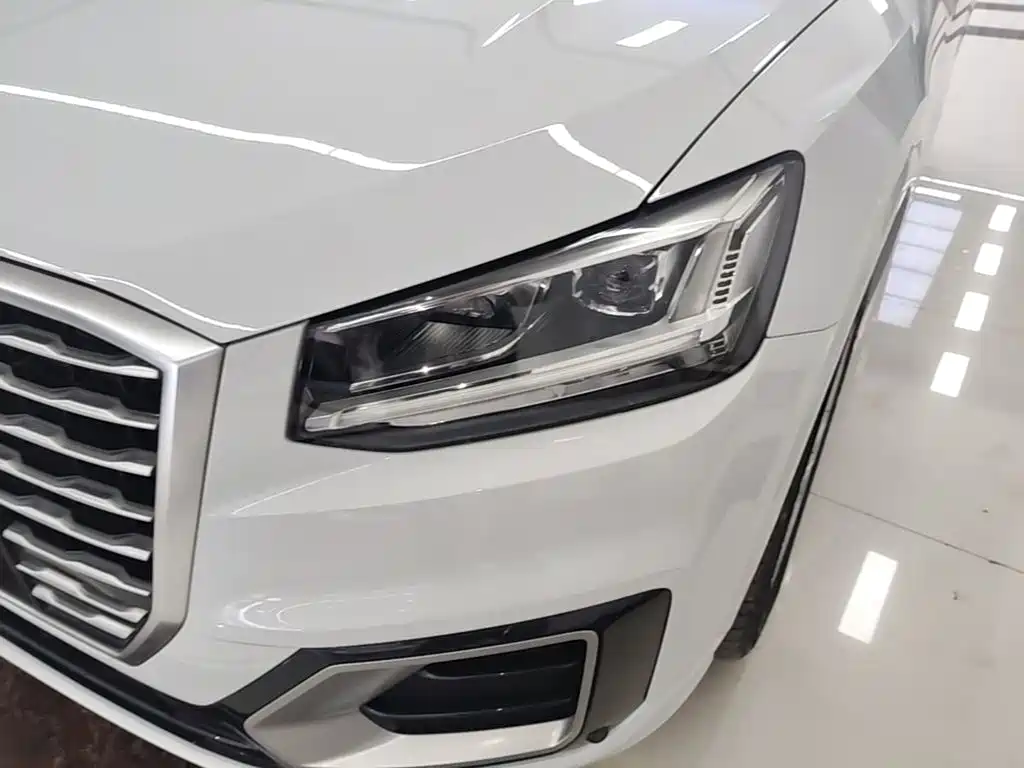 Photo 18 - Audi Q2L